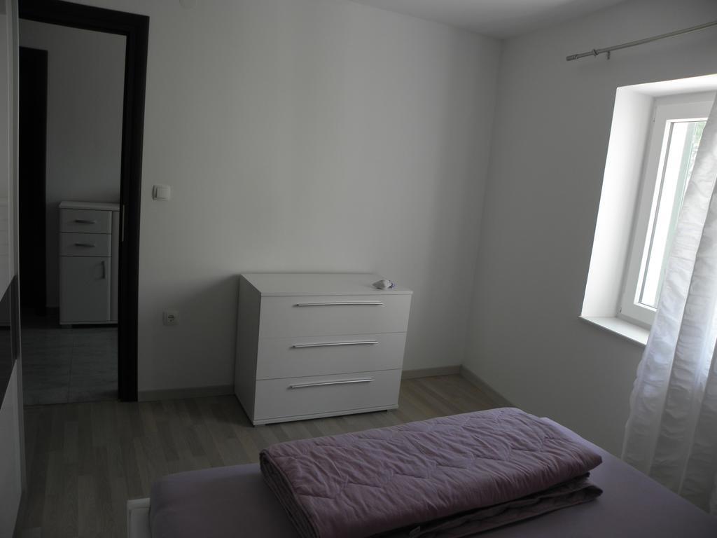 Apartment Jartic Betina  Bilik gambar