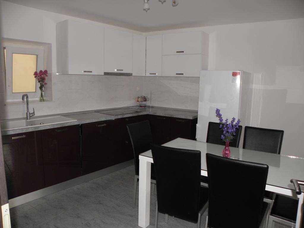 Apartment Jartic Betina  Bilik gambar